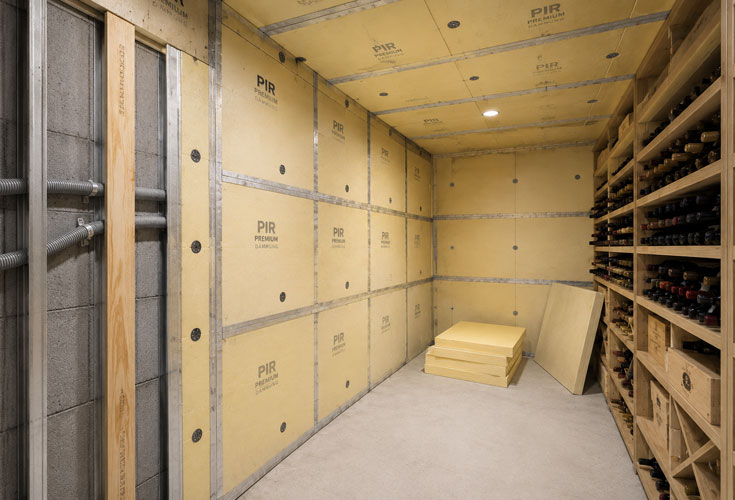 Insulating a climate-controlled wine cellar with PIR or PUR rigid foam panels