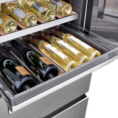 Product image for 'LG SIGNATURE wine cooler with InstaView'