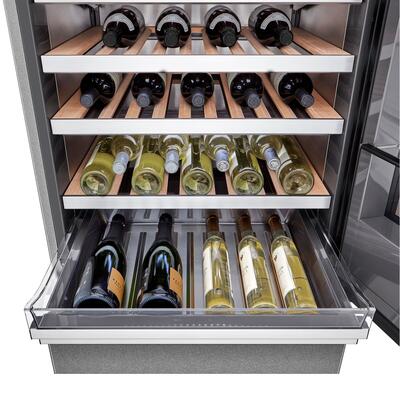 Product image for 'LG SIGNATURE wine cooler with InstaView'